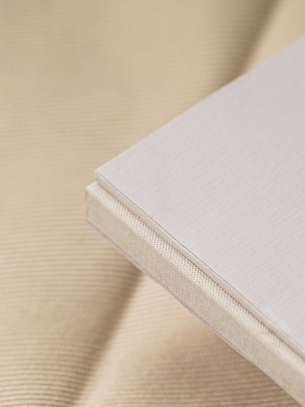 Faire signe — Étui souple, détail